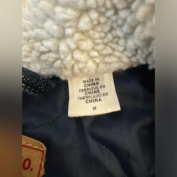 Levi's Jean Jacket w Sherpa & Quilted Lining, sz M - Picture 11 of 14